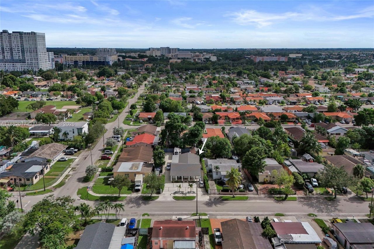 11220 SW 2nd St, Sweetwater, FL 33174 Photo