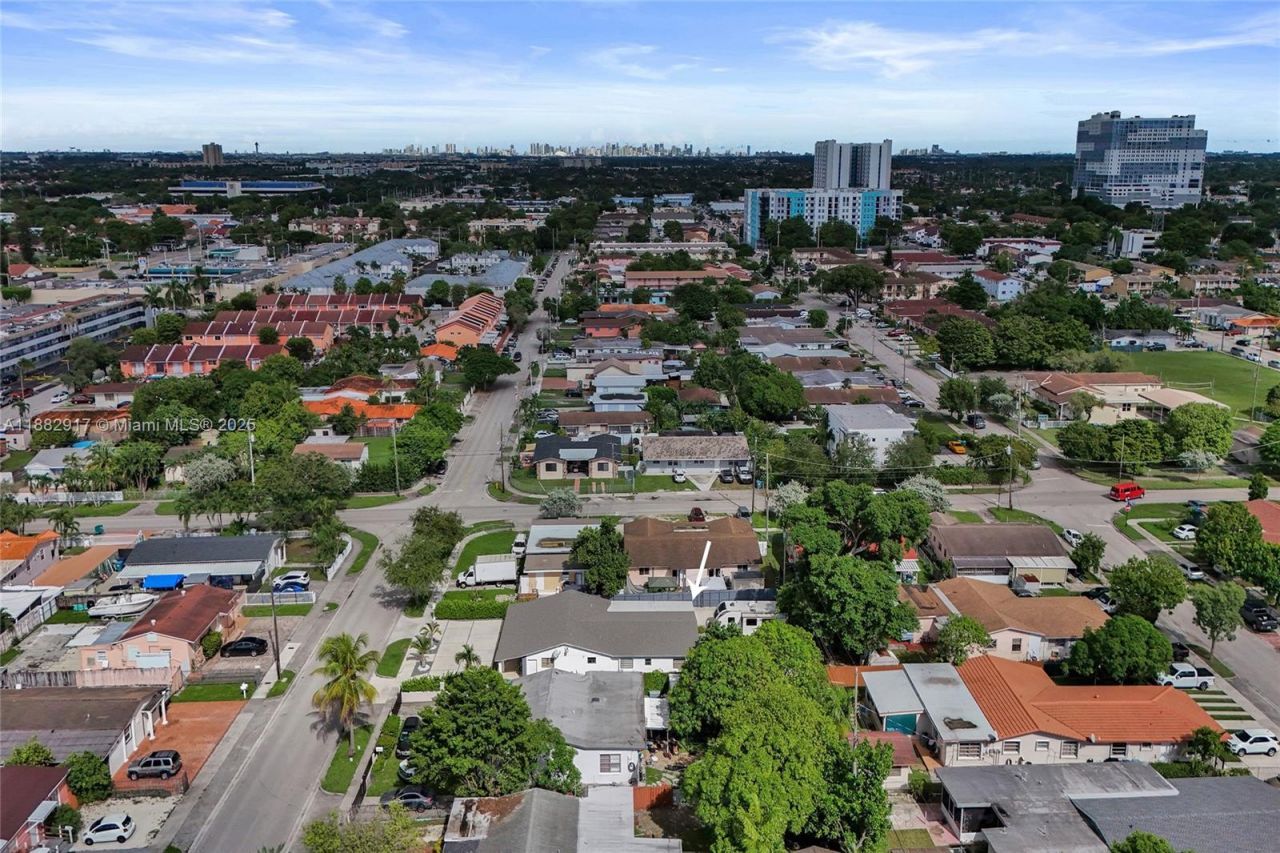 11220 SW 2nd St, Sweetwater, FL 33174 Photo