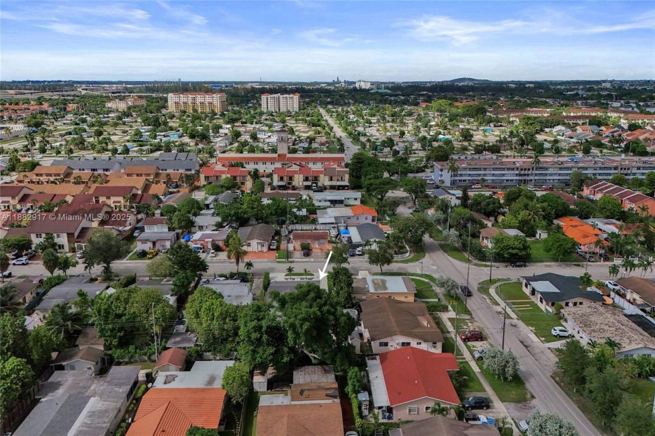 11220 SW 2nd St, Sweetwater, FL 33174 Photo