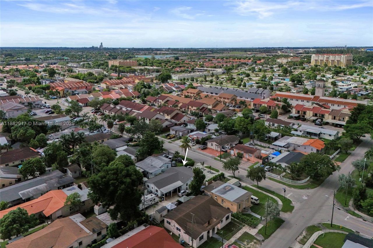 11220 SW 2nd St, Sweetwater, FL 33174 Photo