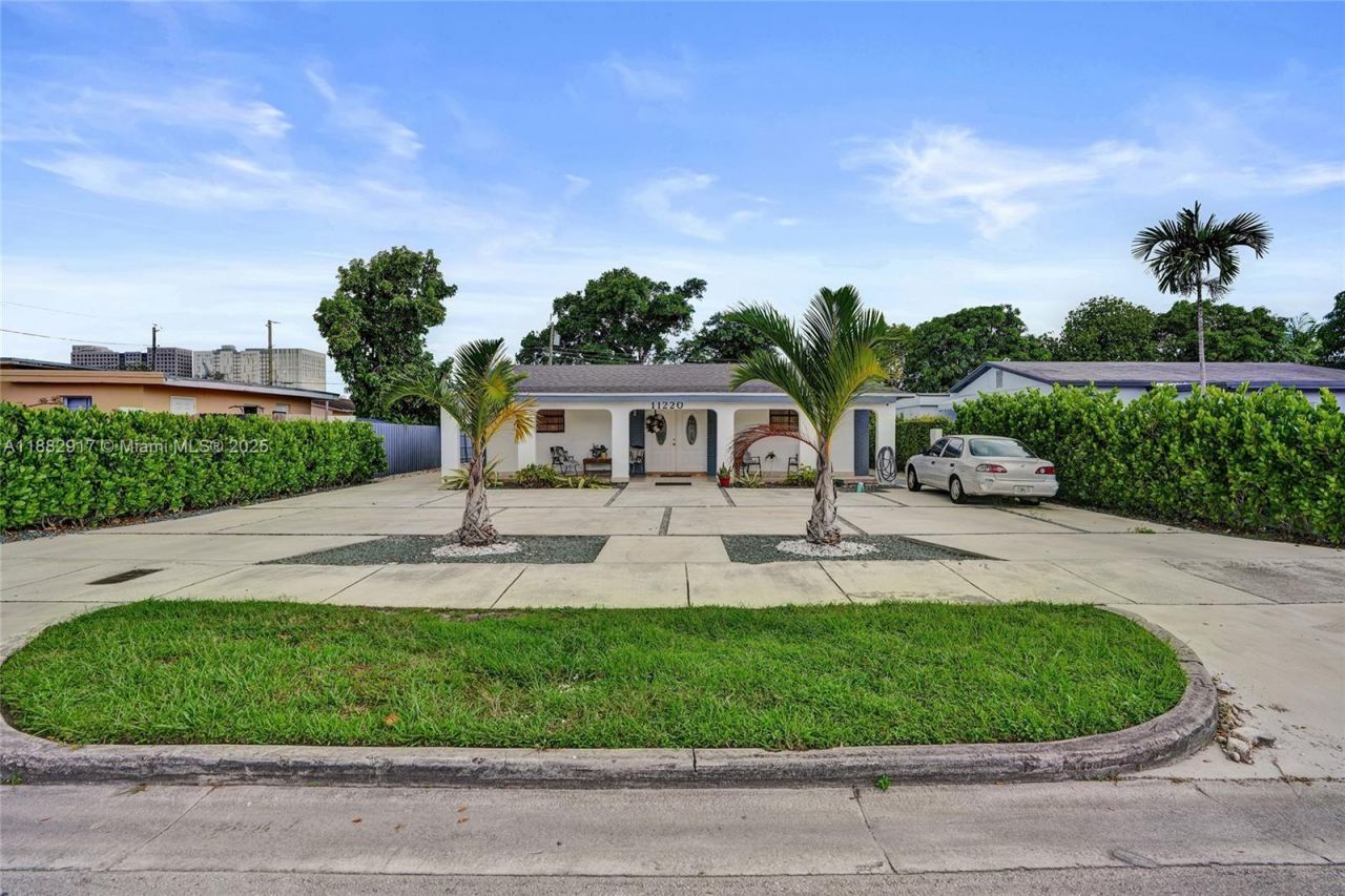 11220 SW 2nd St, Sweetwater, FL 33174 Photo