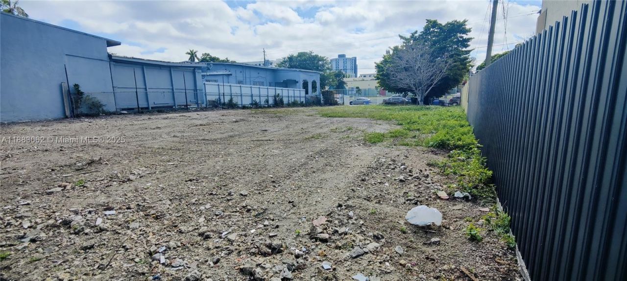 1885 NW 32nd St, Miami, FL 33142 Photo