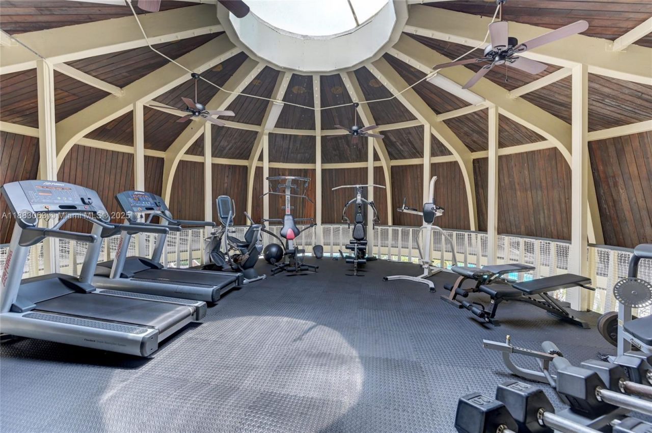 5300 NE 24th Ter, Unit 422C, Fort Lauderdale, FL 33308 Photo