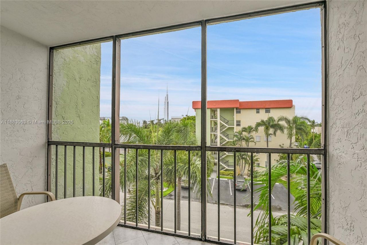 5300 NE 24th Ter, Unit 422C, Fort Lauderdale, FL 33308 Photo