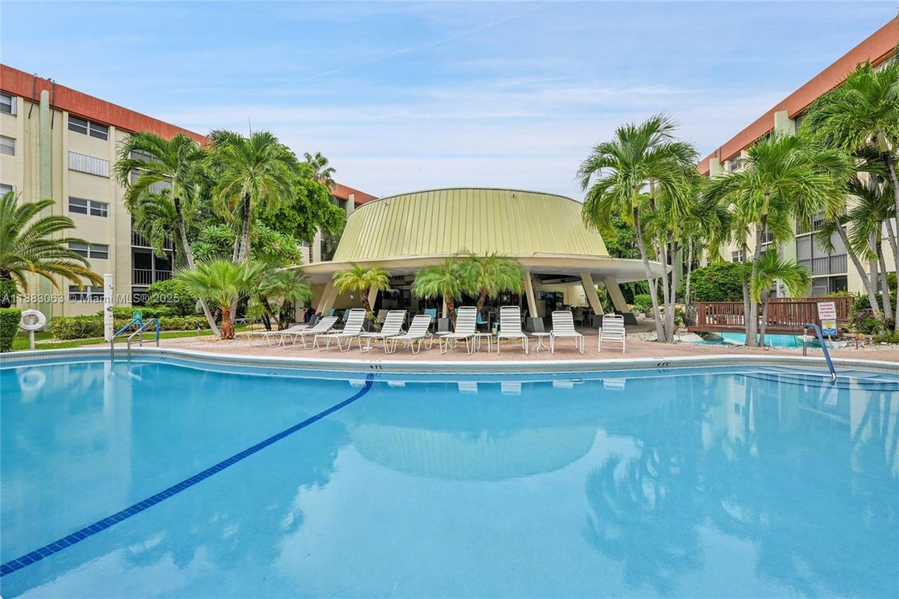 5300 NE 24th Ter, Unit 422C, Fort Lauderdale, FL 33308 Photo