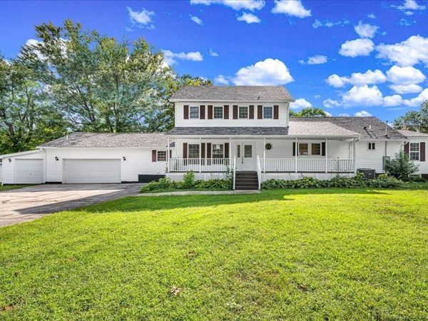 116 Lakeview Drive, East Galesburg, IL 61430