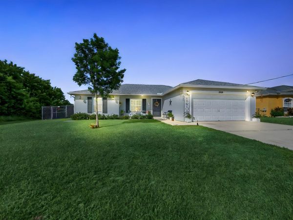 2086 SW Monterrey Lane, Port Saint Lucie, FL 34953