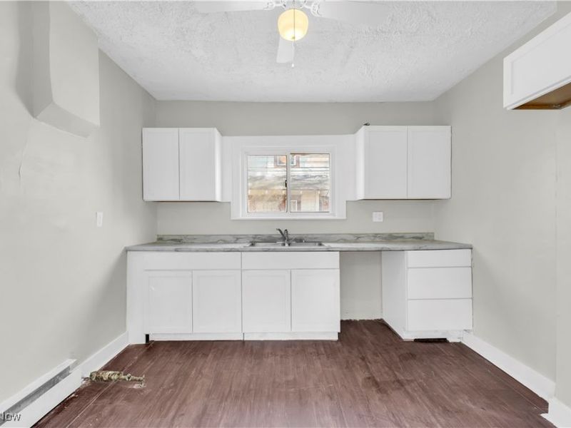 908 Stadelman Avenue, Akron, OH 44320 Photo 4