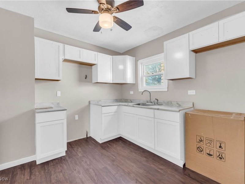 908 Dayton Street, Akron, OH 44310 Photo 2