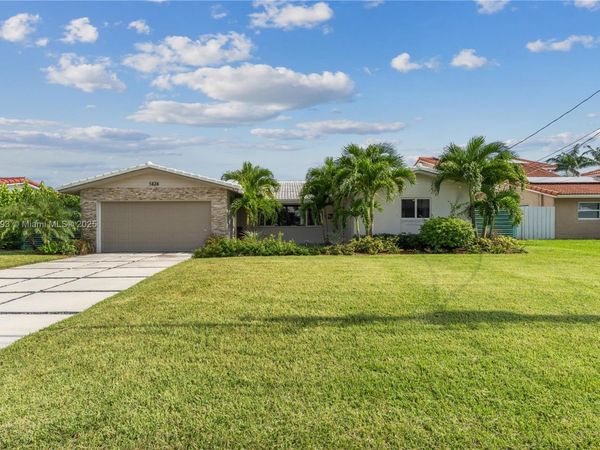 1424 NE 53rd Ct, Fort Lauderdale, FL 33334