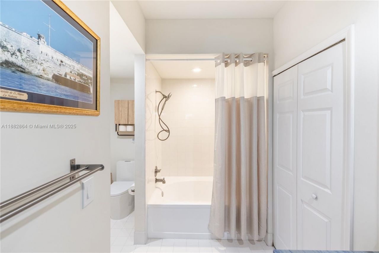 3255 NE 184th St, Unit 12217, Aventura, FL 33160 Photo