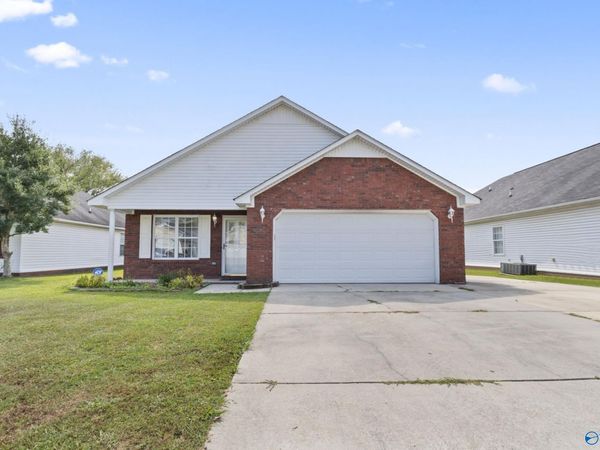 3907 Steve Perkins Drive SW, Decatur, AL 35603