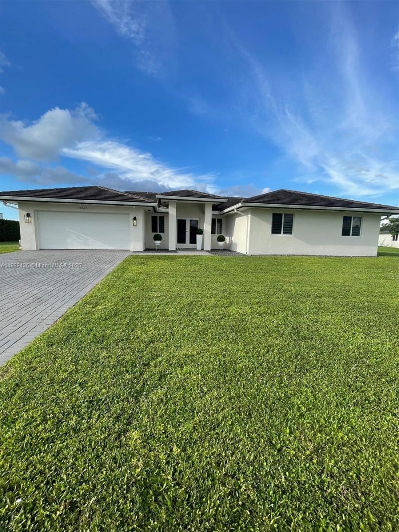 20605 SW 319th St, Homestead, FL 33030 Photo