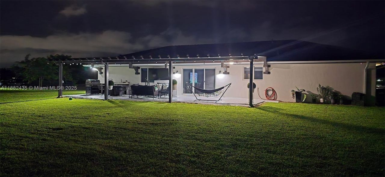 20605 SW 319th St, Homestead, FL 33030 Photo