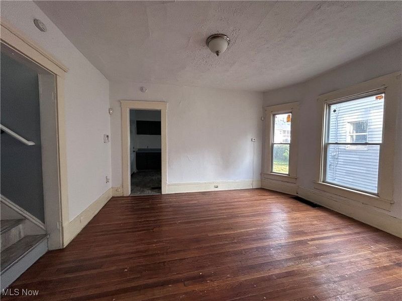 10703 Kimberley Avenue, Cleveland, OH 44108 Photo 6