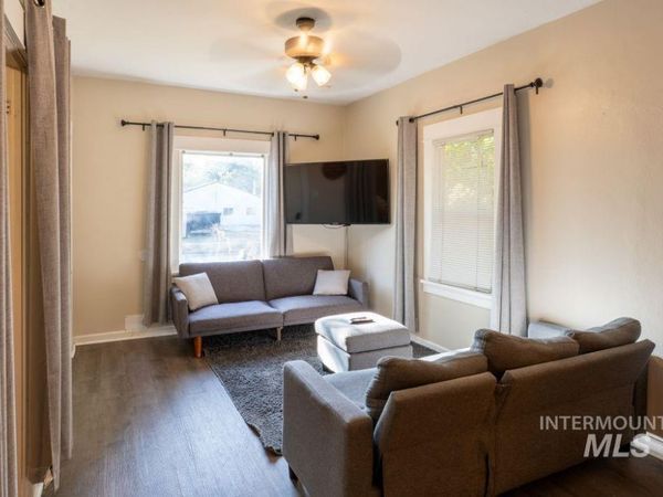 112 S Asbury, Moscow, ID 83843