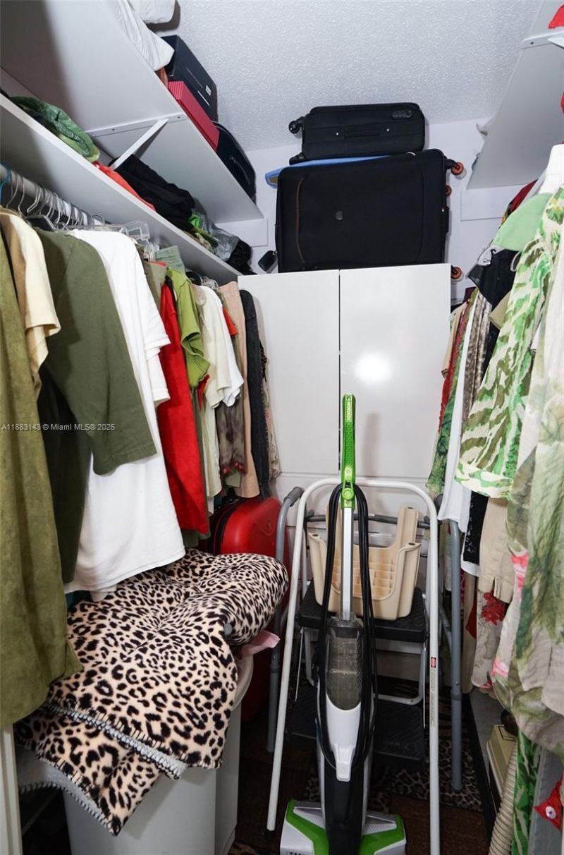 1000 NE 14th Ave, Unit 207, Hallandale Beach, FL 33009 Photo