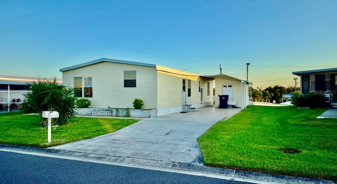 4207 13th Street E, Ellenton, FL 34222 Main Photo