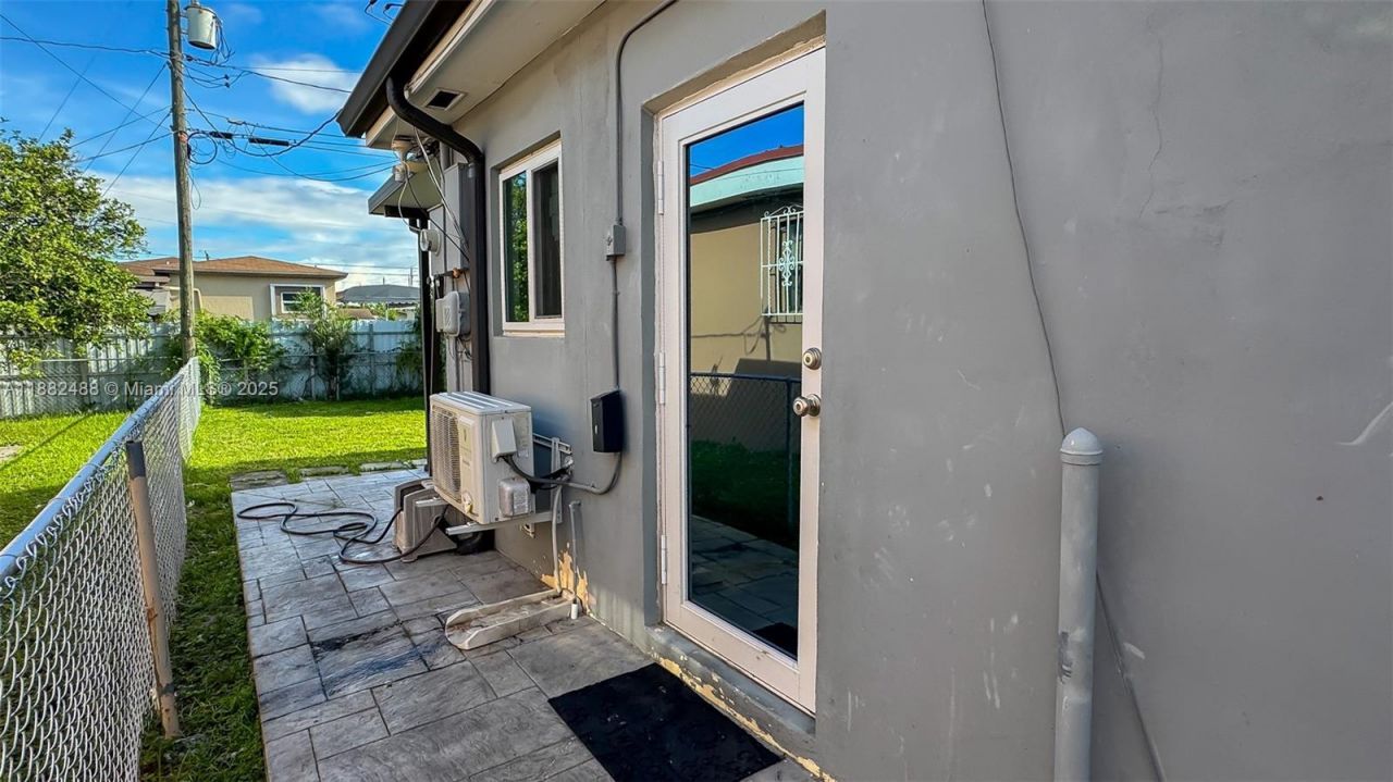 683 SE 6th Pl, Hialeah, FL 33010 Photo