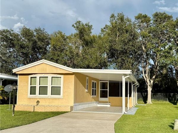 10491 Wales LOOP, BONITA SPRINGS, FL 34135