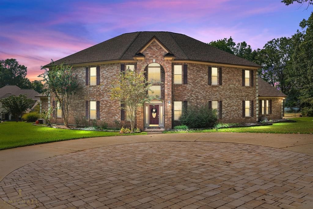 135 Oak Leaf Trail, Benton, LA 71006 Main Photo