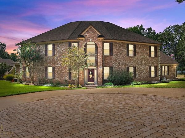 135 Oak Leaf Trail, Benton, LA 71006