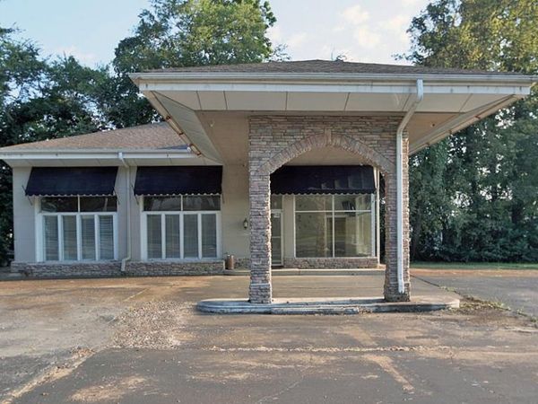 300 6th St, Tuscumbia, AL