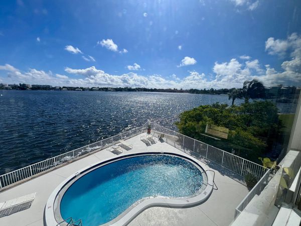 301 Croton Avenue, Unit 305, Lantana, FL 33462