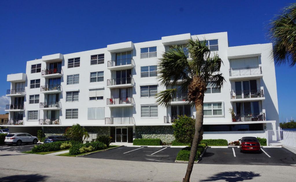 301 Croton Avenue, Unit 305, Lantana, FL 33462 Photo