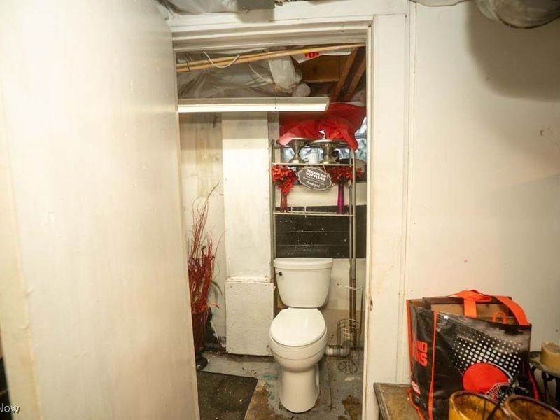 10927 Grantwood Avenue, Cleveland, OH 44108 Photo 12