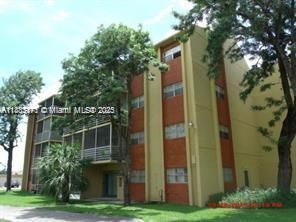3610 NW 21st St, Unit 409, Lauderdale Lakes, FL 33311 Photo