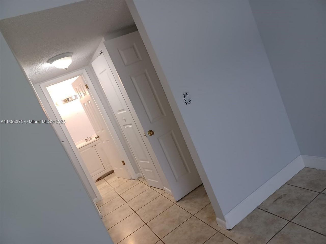 3610 NW 21st St, Unit 409, Lauderdale Lakes, FL 33311 Photo