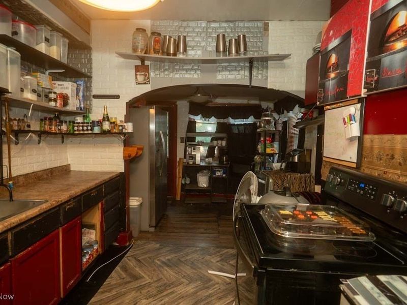 550 E 107th Street, Cleveland, OH 44108 Photo 10