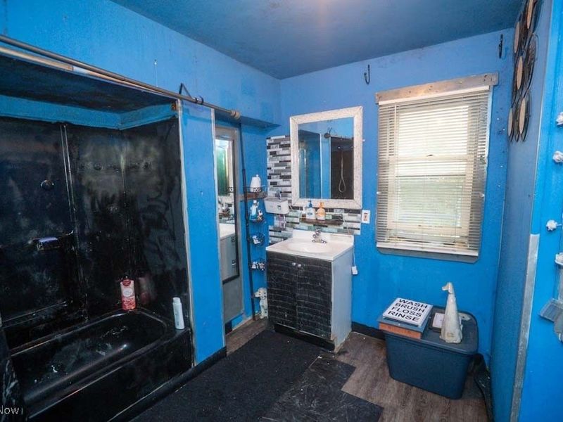 550 E 107th Street, Cleveland, OH 44108 Photo 16