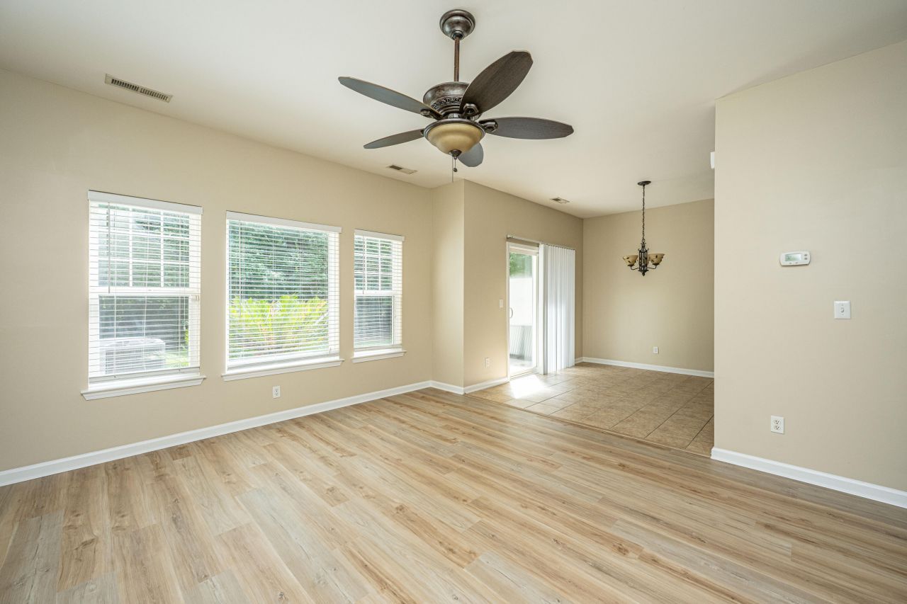 209 Grand Oaks Drive Photo 11