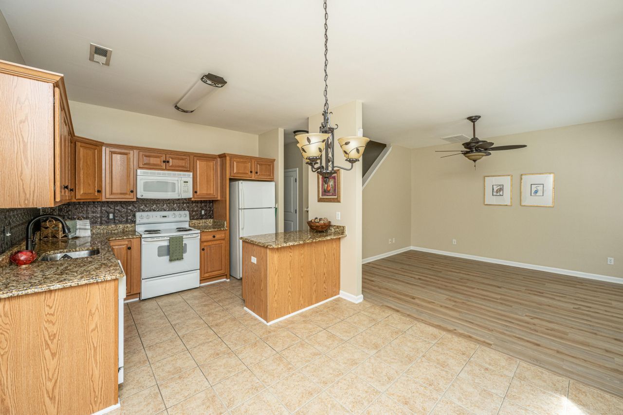 209 Grand Oaks Drive Photo 9