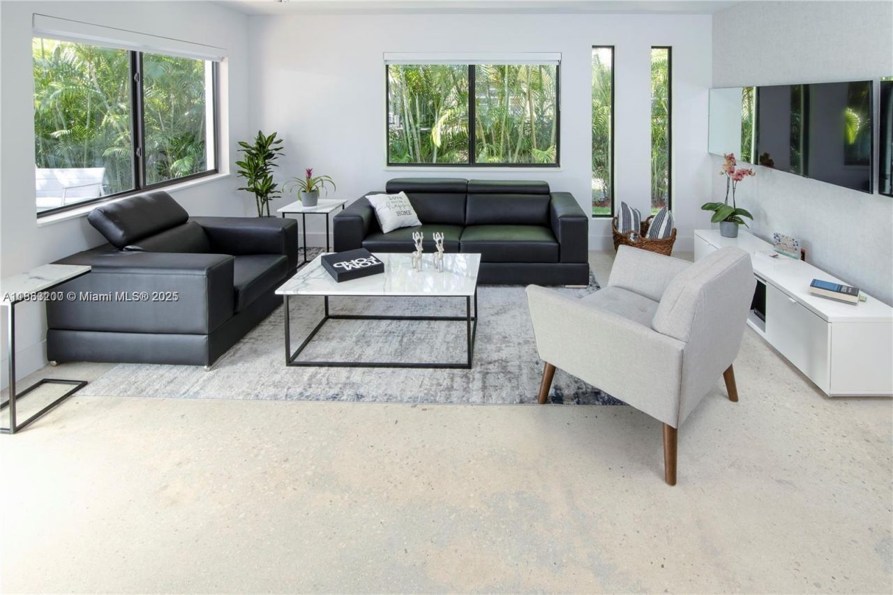 77 NE 43rd St, Unit 77, Miami, FL 33137 Photo