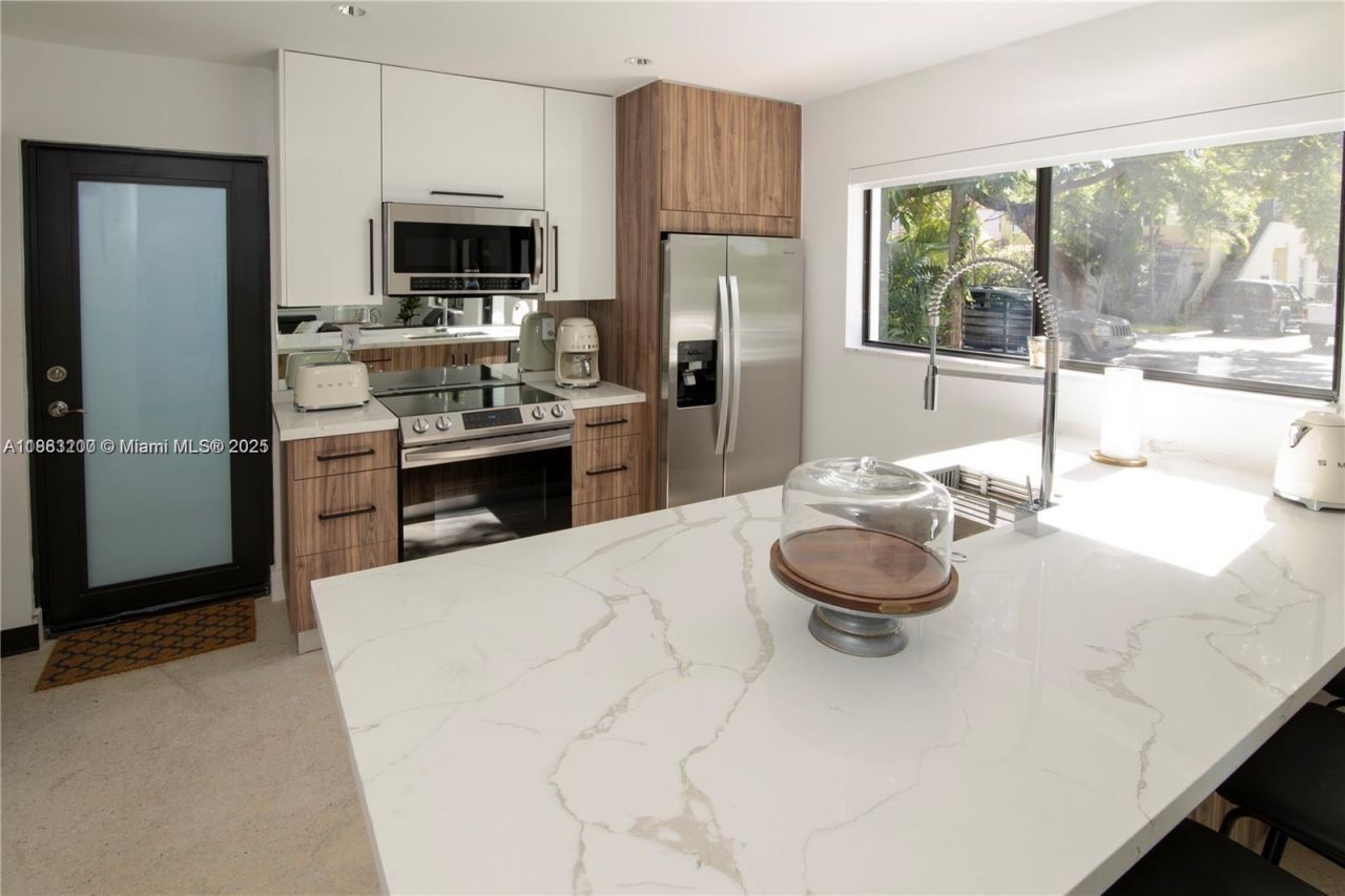 77 NE 43rd St, Unit 77, Miami, FL 33137 Photo