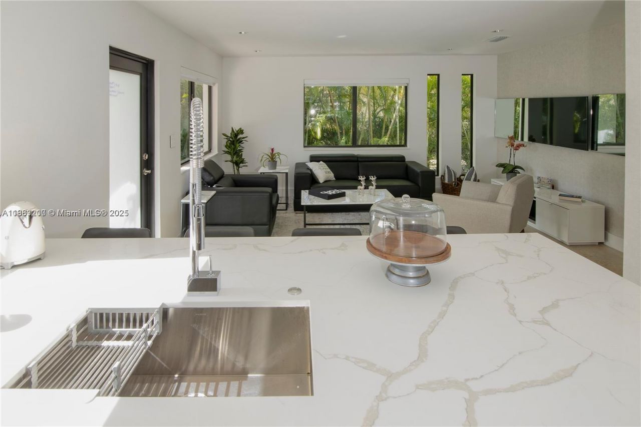 77 NE 43rd St, Unit 77, Miami, FL 33137 Photo