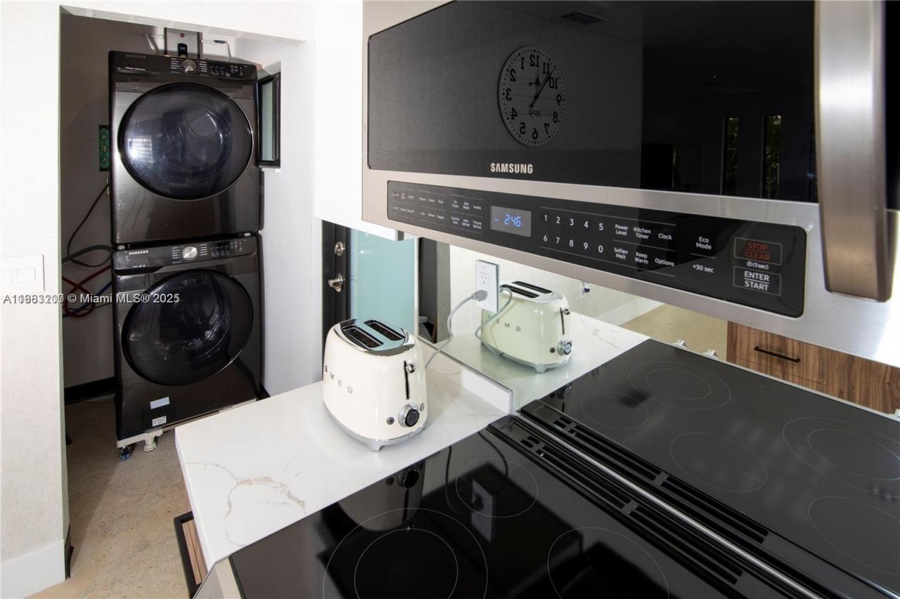 77 NE 43rd St, Unit 77, Miami, FL 33137 Photo