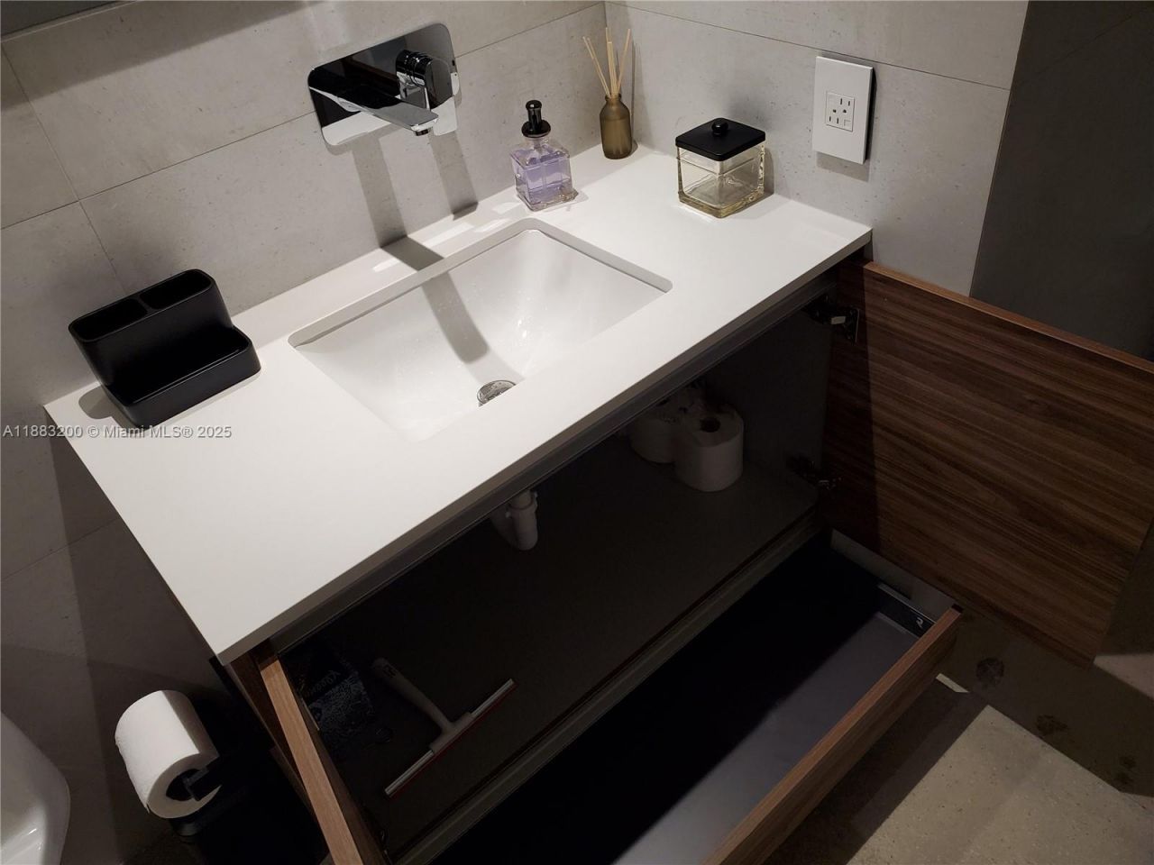 77 NE 43rd St, Unit 77, Miami, FL 33137 Photo