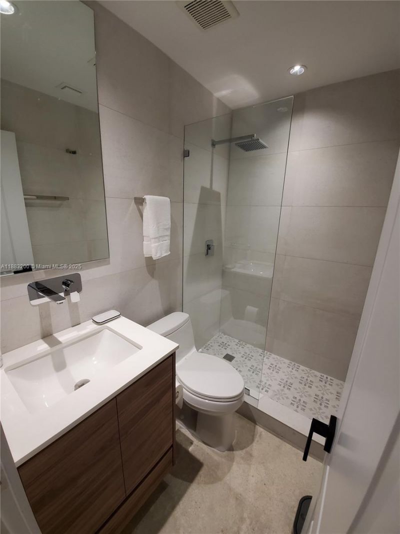 77 NE 43rd St, Unit 77, Miami, FL 33137 Photo