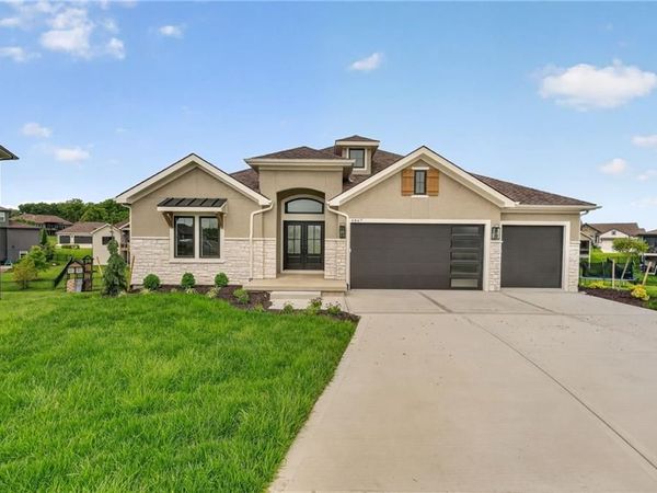 4867 NW Vicolo Dellamore Way, Riverside, MO 64150