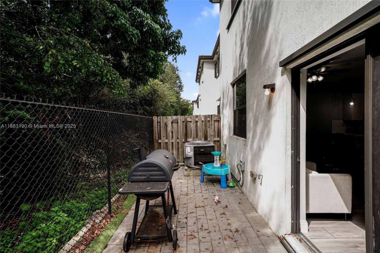 156 SW 185th Way, Pembroke Pines, FL 33029 Photo