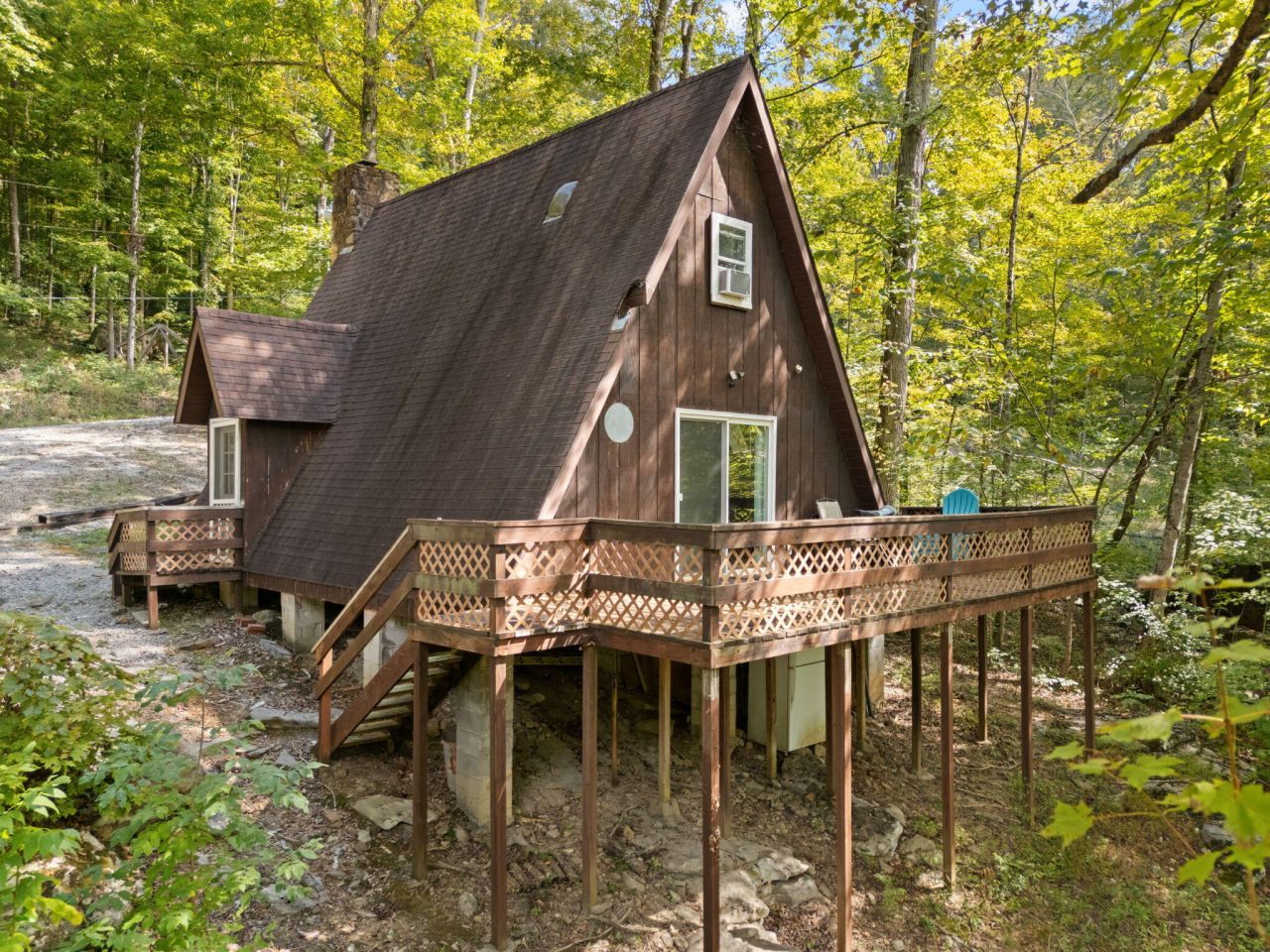 1424 Jasper Lake Drive, Burnside, KY 42519 Main Photo