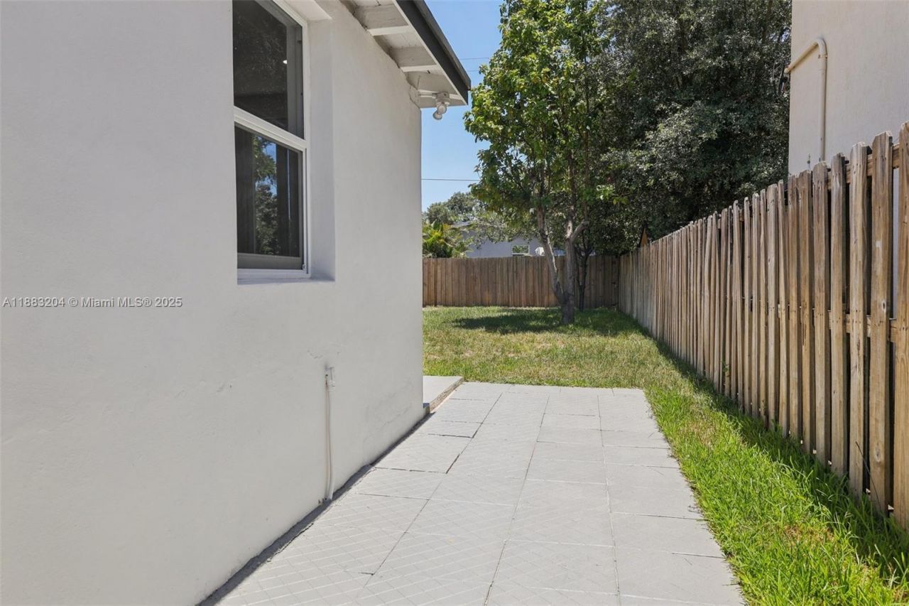 232 SW 22nd St, Fort Lauderdale, FL 33315 Photo