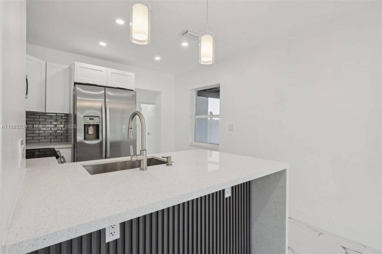 232 SW 22nd St, Fort Lauderdale, FL 33315 Photo