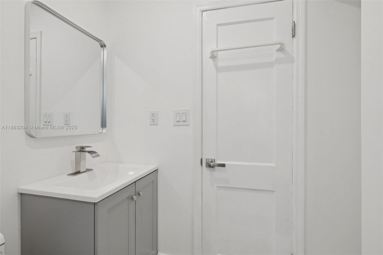 232 SW 22nd St, Fort Lauderdale, FL 33315 Photo