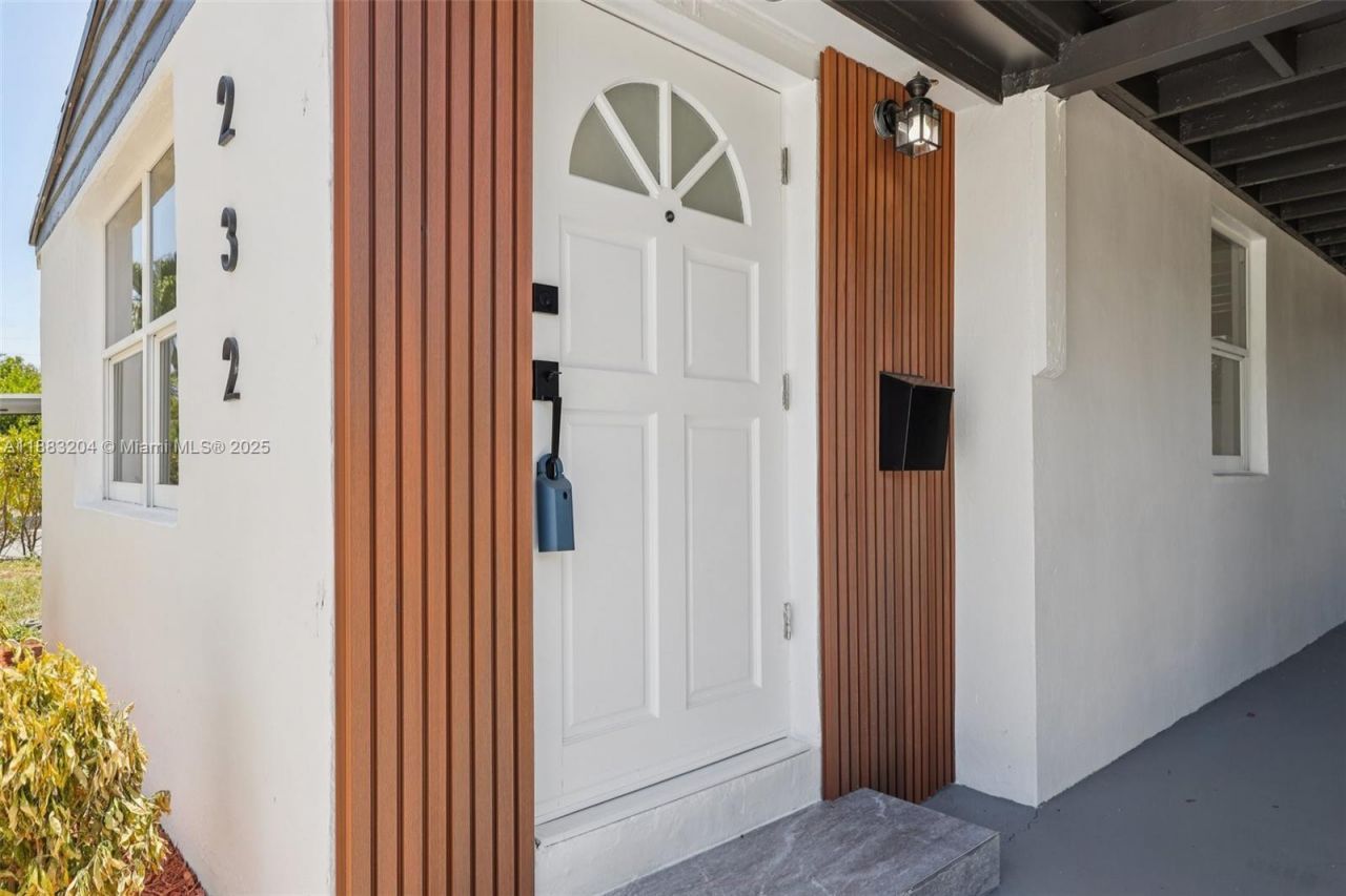 232 SW 22nd St, Fort Lauderdale, FL 33315 Photo