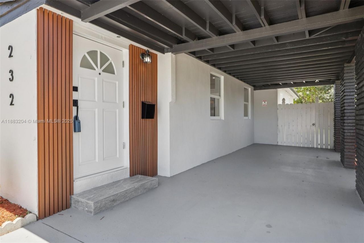 232 SW 22nd St, Fort Lauderdale, FL 33315 Photo